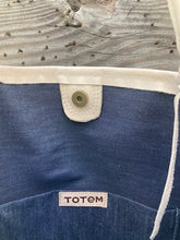 Garden Bronc tote